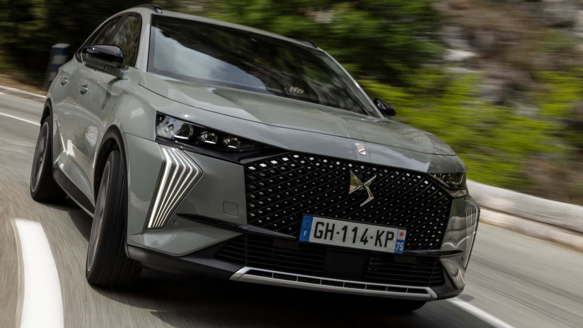 DS lanzó el nuevo 7 E-Tense PHEV