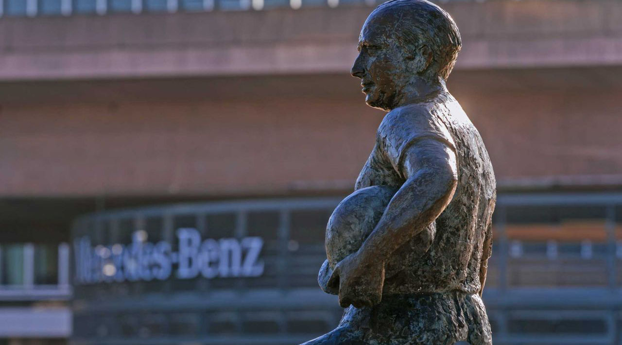 Conocé la estatua de Juan Manuel Fangio en Alemania