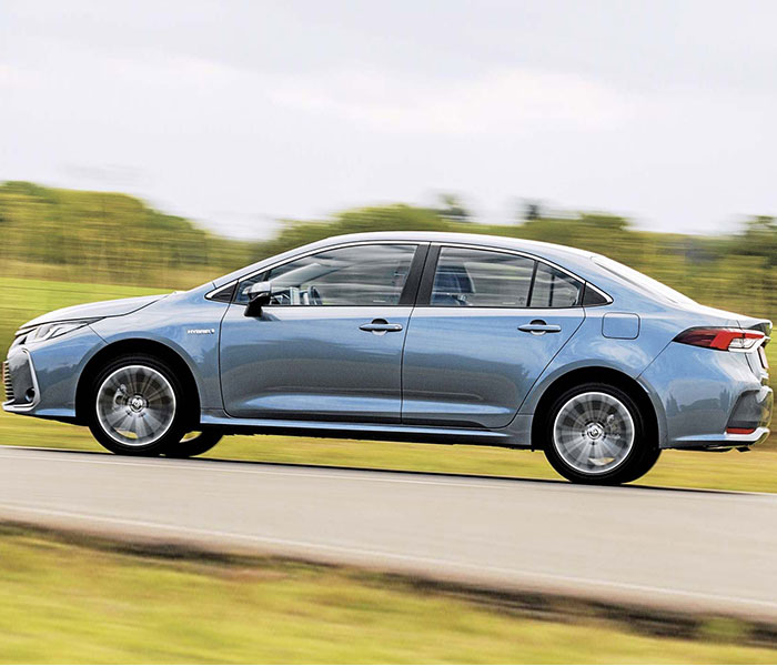 toyota-corolla-hybrid-hev-1_8-xei-ecvt