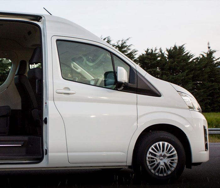 toyota-hiace-commuter