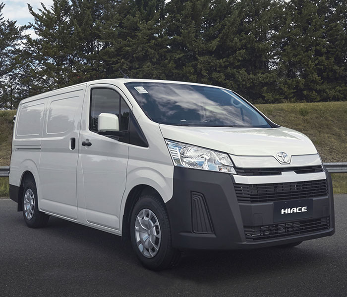 toyota-hiace-furgon-l1h1-2_8-tdi-6at-3a-4p